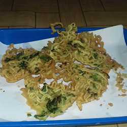 REMPEYEK INDOMIE